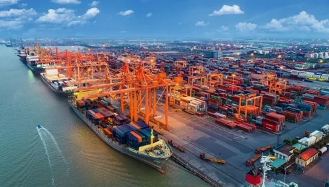 Read more about the article Marine Maintenance and Ship Repair Services in Kuwait: Ensuring Reliable Offshore Operations